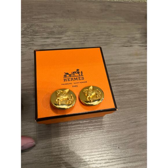 Hermès Pegasus Gold Plated Clip On Earrings With Original Box and Dust Bag - Picture 7 of 7